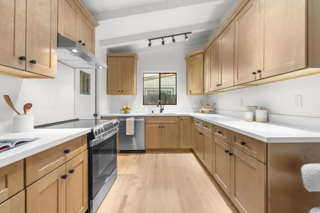 1810 Kehoe Avenue, San Mateo, CA 94401