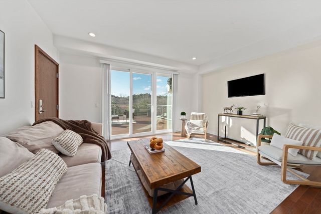 167 Hyde Park Ave 167A, Boston, MA 02130