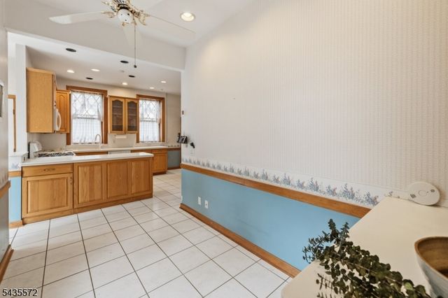 164 S Highwood Ave, Glen Rock Boro, NJ 07452
