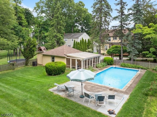 164 S Highwood Ave, Glen Rock Boro, NJ 07452