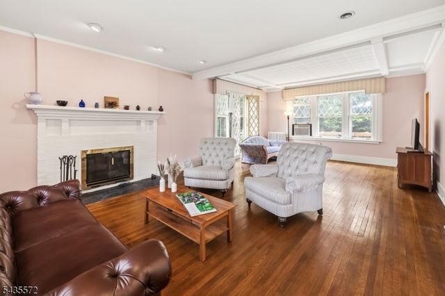 164 S Highwood Ave, Glen Rock Boro, NJ 07452