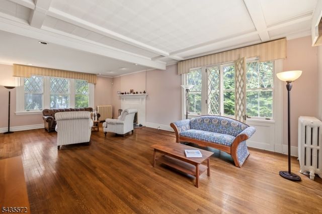 164 S Highwood Ave, Glen Rock Boro, NJ 07452