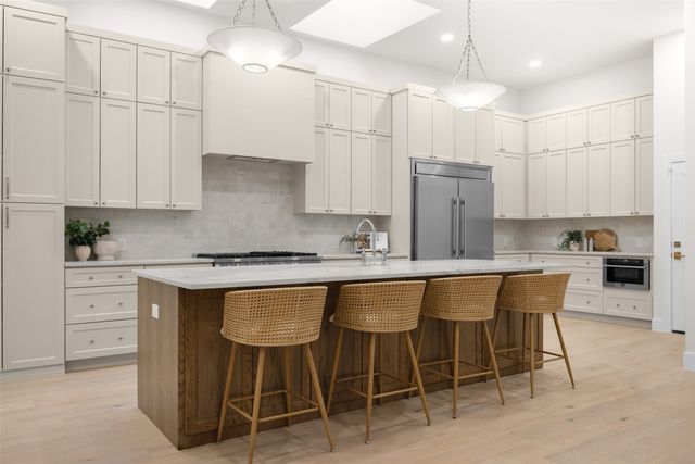 17115 Club Hill Drive, Dallas, TX 75248