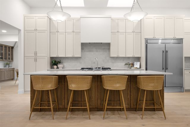 17115 Club Hill Drive, Dallas, TX 75248