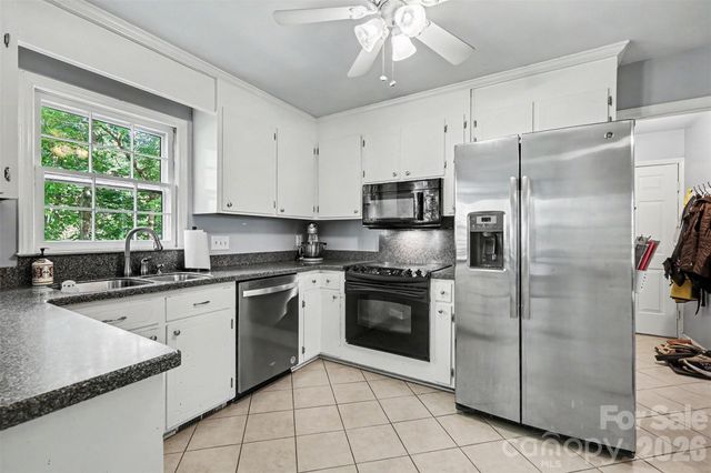 11808 Tall Oak Place, Charlotte, NC 28226