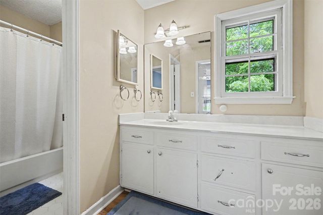 11808 Tall Oak Place, Charlotte, NC 28226