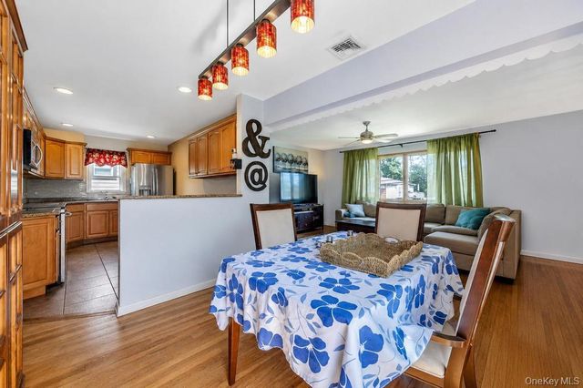 16 E Grove Street, Massapequa, NY 11758