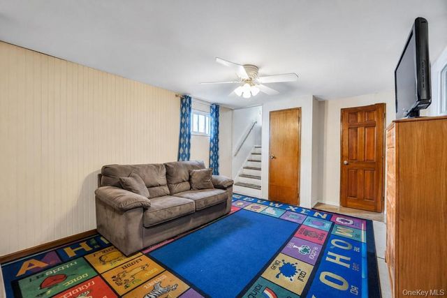 16 E Grove Street, Massapequa, NY 11758