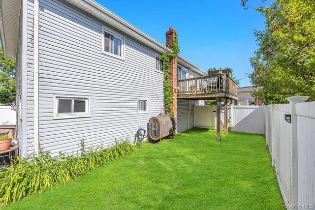 16 E Grove Street, Massapequa, NY 11758