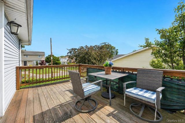 16 E Grove Street, Massapequa, NY 11758