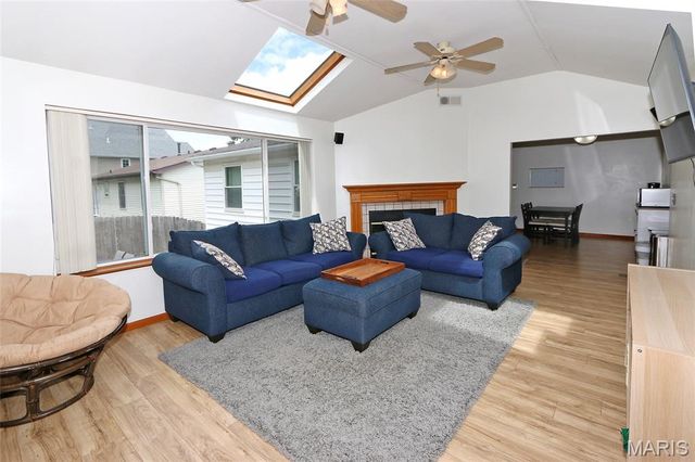 332 Oak Tree Drive, St Louis, MO 63119