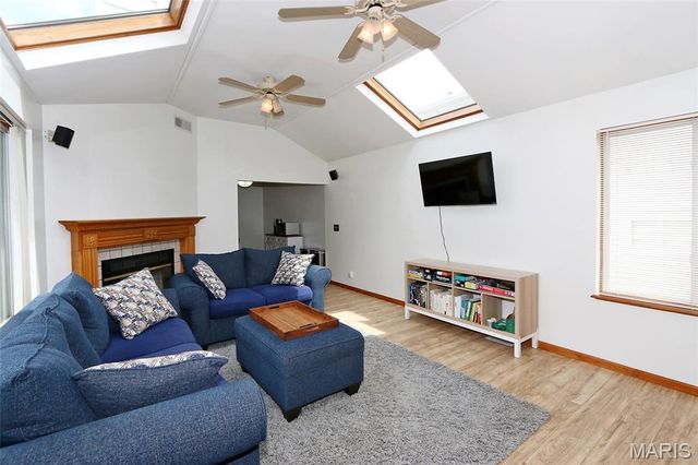 332 Oak Tree Drive, St Louis, MO 63119
