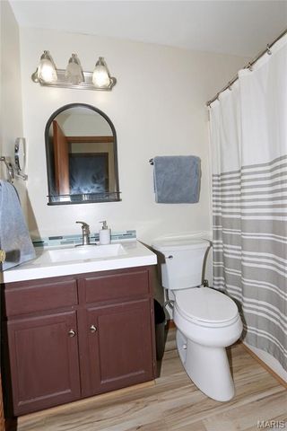 332 Oak Tree Drive, St Louis, MO 63119