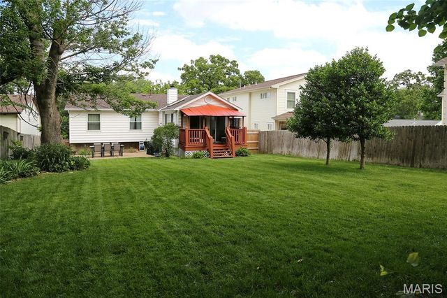 332 Oak Tree Drive, St Louis, MO 63119