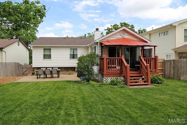 332 Oak Tree Drive, St Louis, MO 63119