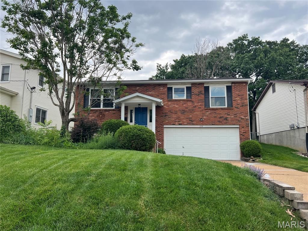 332 Oak Tree Drive, St Louis, MO 63119