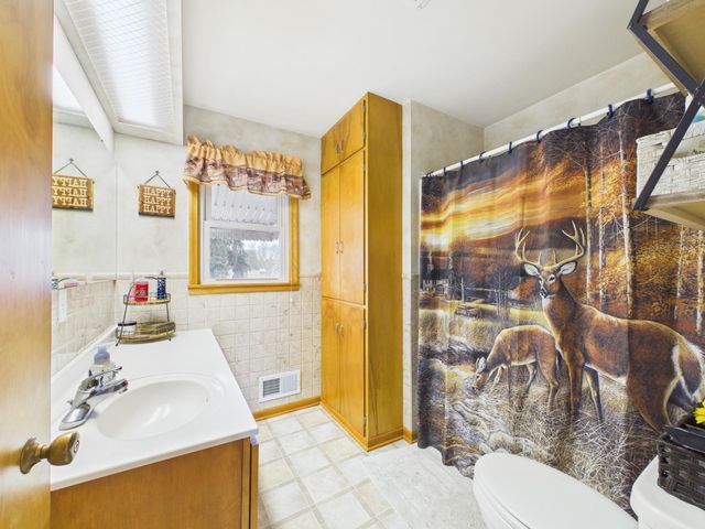 300 E 8th Street, Starbuck, MN 56381