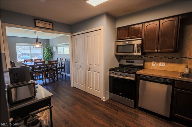 9040 Portage Pointe Drive B, Streetsboro, OH 44241