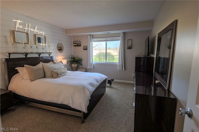 9040 Portage Pointe Drive B, Streetsboro, OH 44241