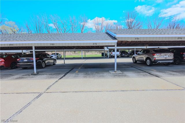 9040 Portage Pointe Drive B, Streetsboro, OH 44241