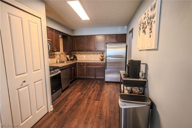 9040 Portage Pointe Drive B, Streetsboro, OH 44241