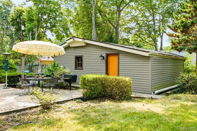 3209 Mount Vernon Road, Port Huron, MI 48060