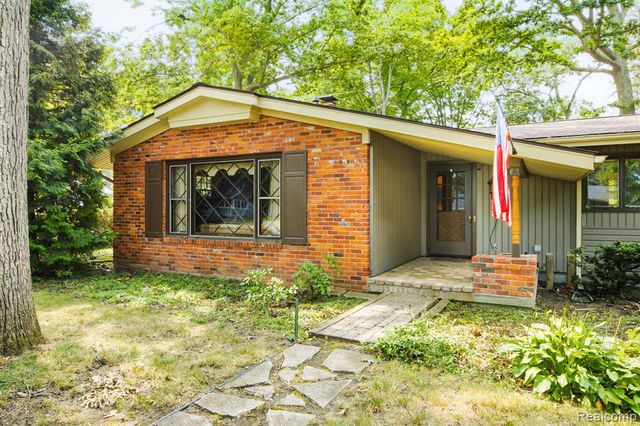 3209 Mount Vernon Road, Port Huron, MI 48060