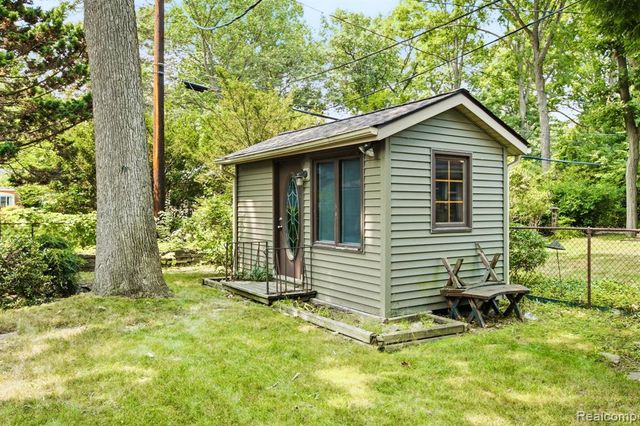 3209 Mount Vernon Road, Port Huron, MI 48060