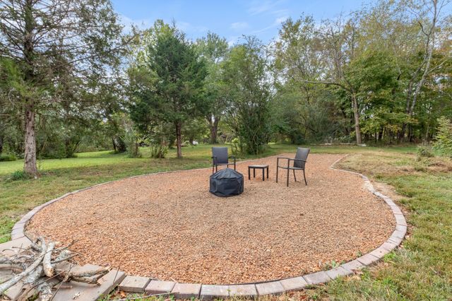 1289 Southside Rd, Southside, TN 37171