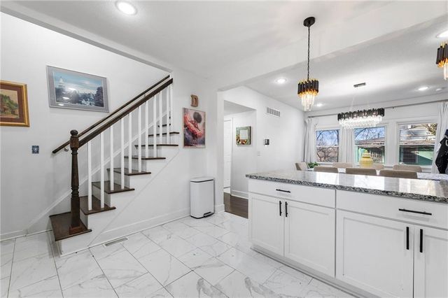 1932 Praun Lane, Kansas City, KS 66102