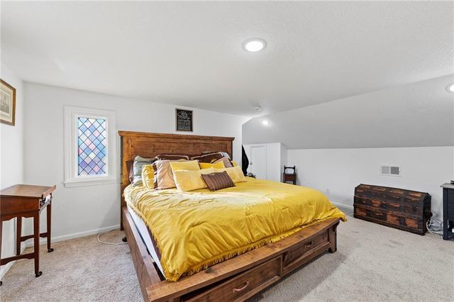 1932 Praun Lane, Kansas City, KS 66102