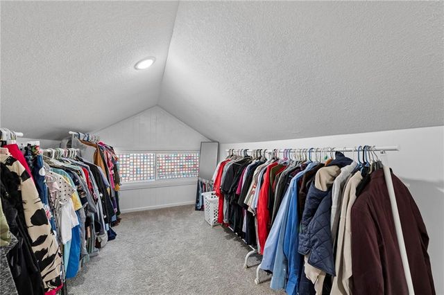 1932 Praun Lane, Kansas City, KS 66102