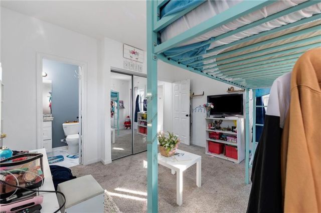 1932 Praun Lane, Kansas City, KS 66102