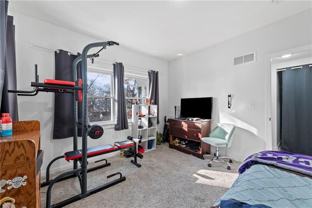 1932 Praun Lane, Kansas City, KS 66102