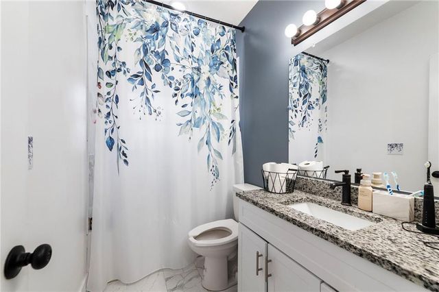 1932 Praun Lane, Kansas City, KS 66102