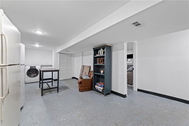 1932 Praun Lane, Kansas City, KS 66102