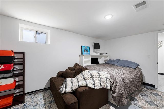 1932 Praun Lane, Kansas City, KS 66102