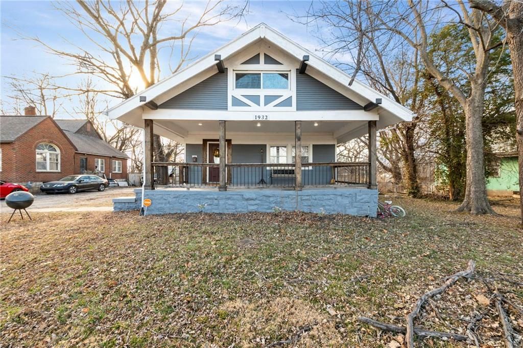 1932 Praun Lane, Kansas City, KS 66102