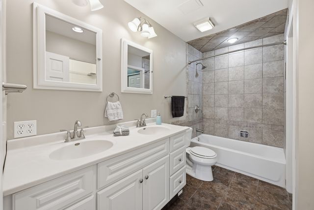 1050 APPLEWOOD Lane, Algonquin, IL 60102