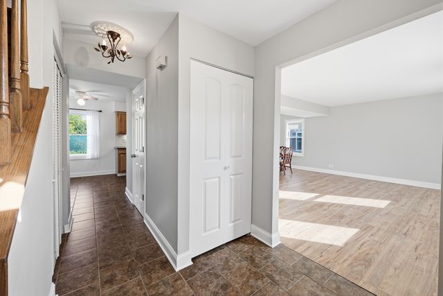 1050 APPLEWOOD Lane, Algonquin, IL 60102