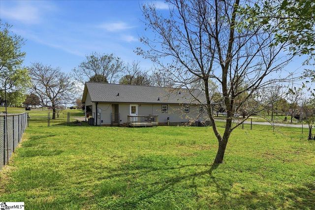 237 Upland View Drive, Boiling Springs, SC 29316