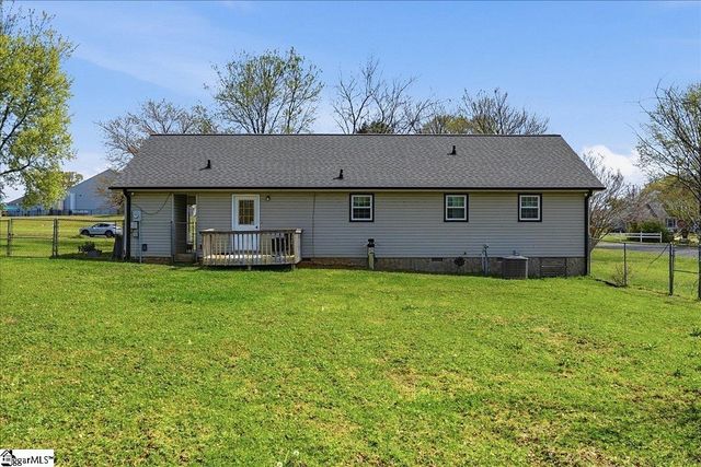 237 Upland View Drive, Boiling Springs, SC 29316