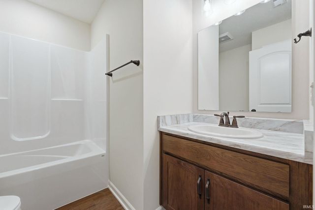 4388 Shadowood Lakes Trail, Fort Wayne, IN 46818