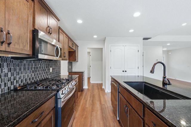 4388 Shadowood Lakes Trail, Fort Wayne, IN 46818