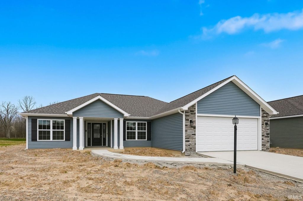 4388 Shadowood Lakes Trail, Fort Wayne, IN 46818