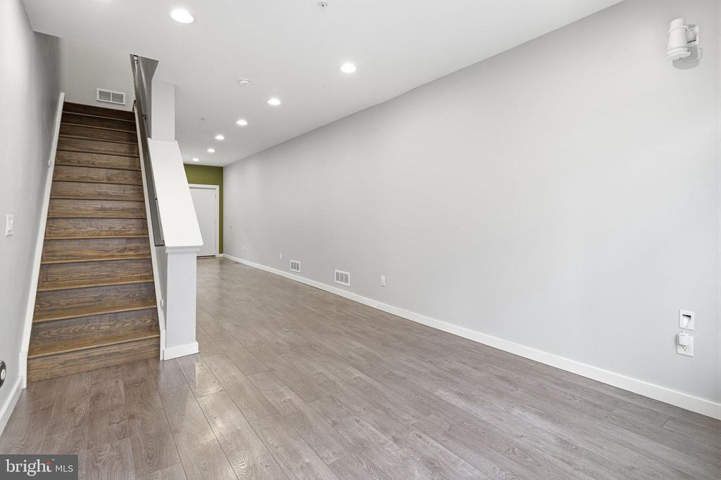 1905 E HAROLD ST, Philadelphia, PA 19125