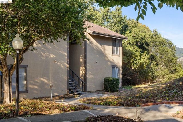5310 Ridgeview Cir 2, El Sobrante, CA 94803