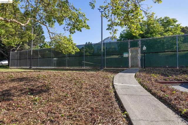 5310 Ridgeview Cir 2, El Sobrante, CA 94803