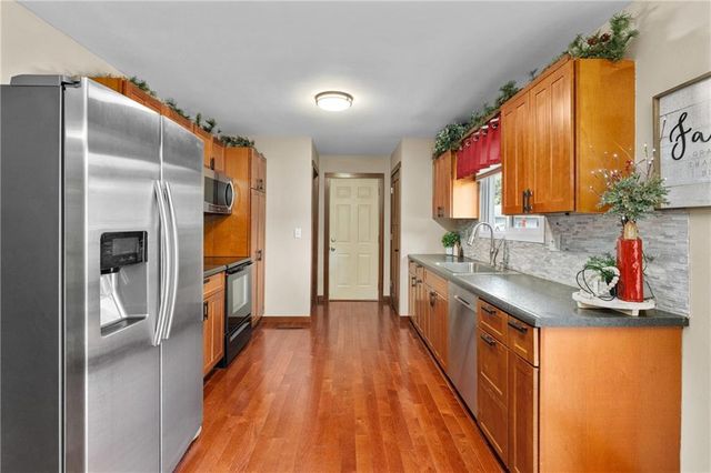 1516 Mitscher Avenue, Eau Claire, WI 54701