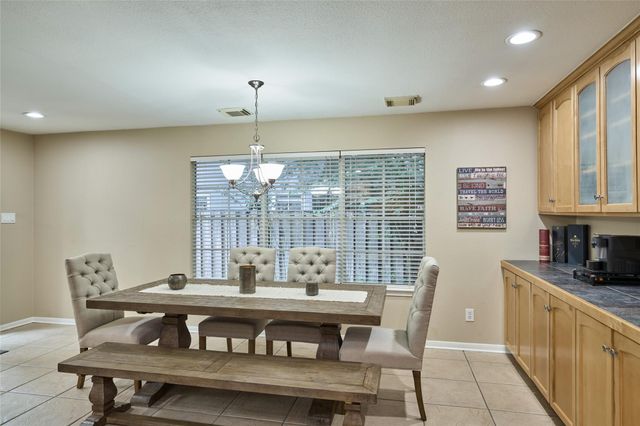 18 Glade Bank Place, The Woodlands, TX 77382